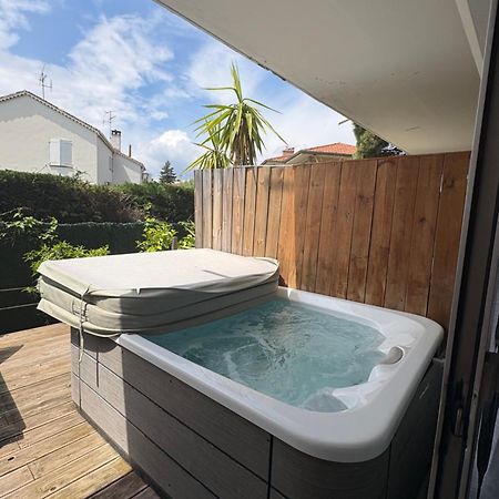 Hotel Sable Et Soleil - Port, Plage Et Jacuzzi Prive เฟรฌูส ภายนอก รูปภาพ