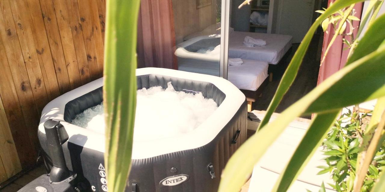 Hotel Sable Et Soleil - Port, Plage Et Jacuzzi Prive เฟรฌูส ภายนอก รูปภาพ