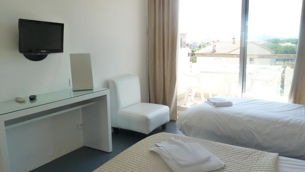 Hotel Sable Et Soleil - Port, Plage Et Jacuzzi Prive เฟรฌูส ภายนอก รูปภาพ