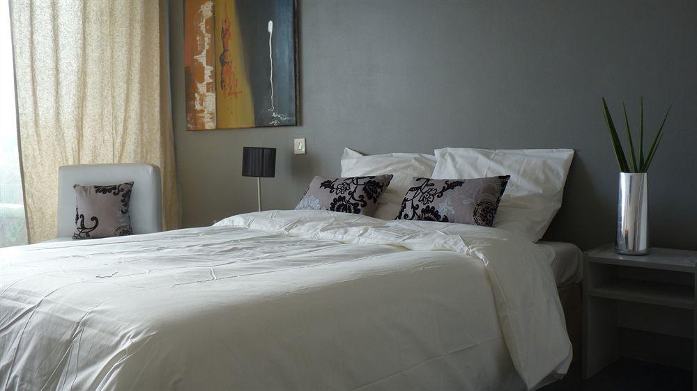 Hotel Sable Et Soleil - Port, Plage Et Jacuzzi Prive เฟรฌูส ภายนอก รูปภาพ