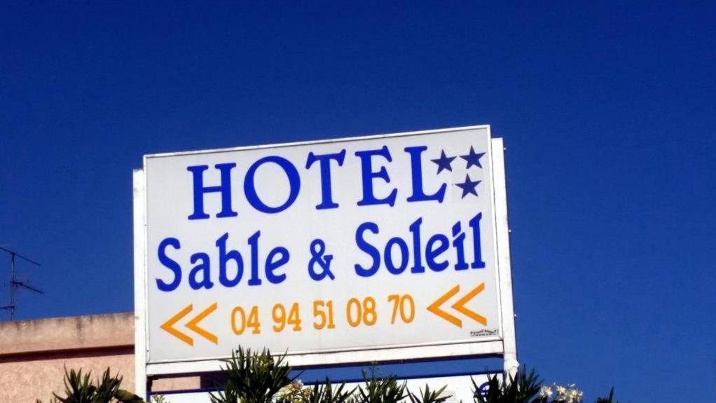 Hotel Sable Et Soleil - Port, Plage Et Jacuzzi Prive เฟรฌูส ภายนอก รูปภาพ