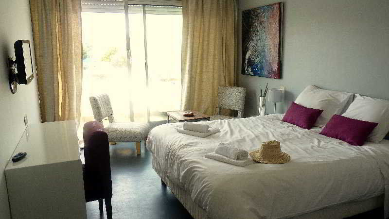 Hotel Sable Et Soleil - Port, Plage Et Jacuzzi Prive เฟรฌูส ภายนอก รูปภาพ