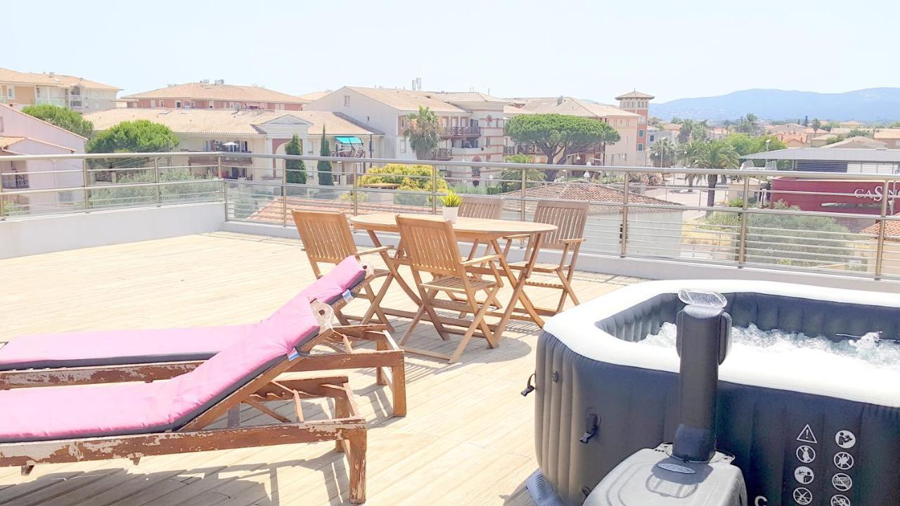 Hotel Sable Et Soleil - Port, Plage Et Jacuzzi Prive เฟรฌูส ภายนอก รูปภาพ